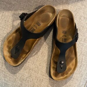 Birkenstock Gizeh  Black Thong Sandals. Worn 3x. Sz 38 reg.